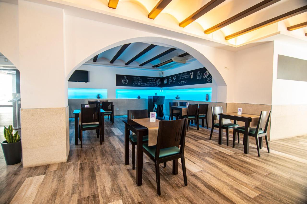 Hotel Tarba San Antonio  Exterior photo